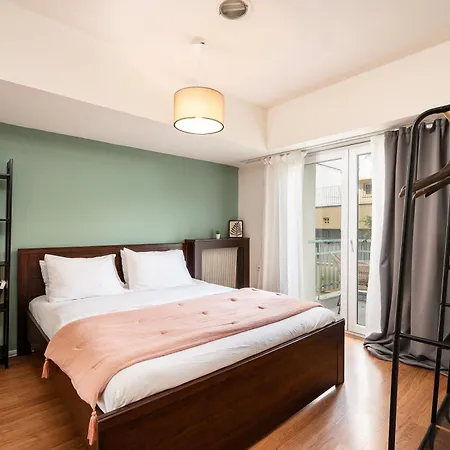 Houseloft Cosmopolitan Comfort *