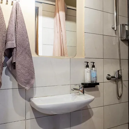 Houseloft Cosmopolitan Comfort