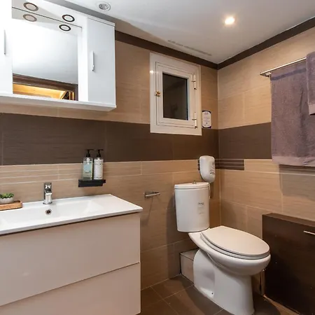 Houseloft Cosmopolitan Comfort *