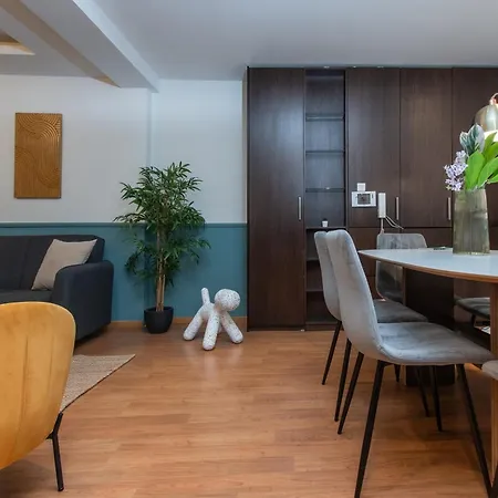 Houseloft Cosmopolitan Comfort