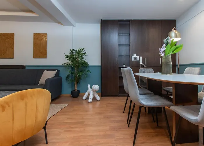 Houseloft Cosmopolitan Comfort